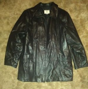 Perfect fit leather  jacket...not bulky